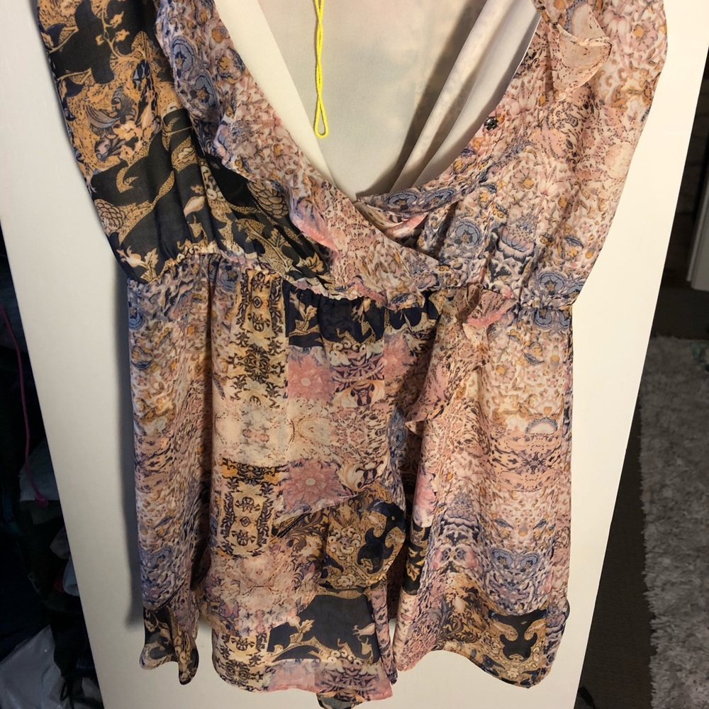 BCBG ROMPER - Picture 3 of 3